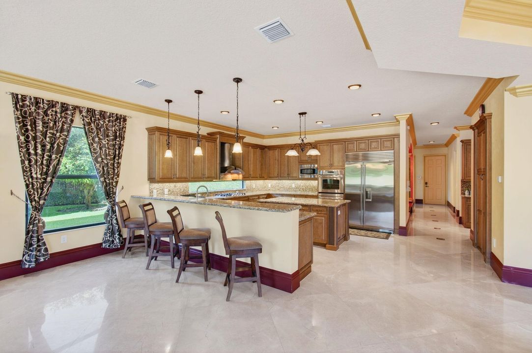 For Sale: $2,300,000 (6 beds, 5 baths, 5790 Square Feet)