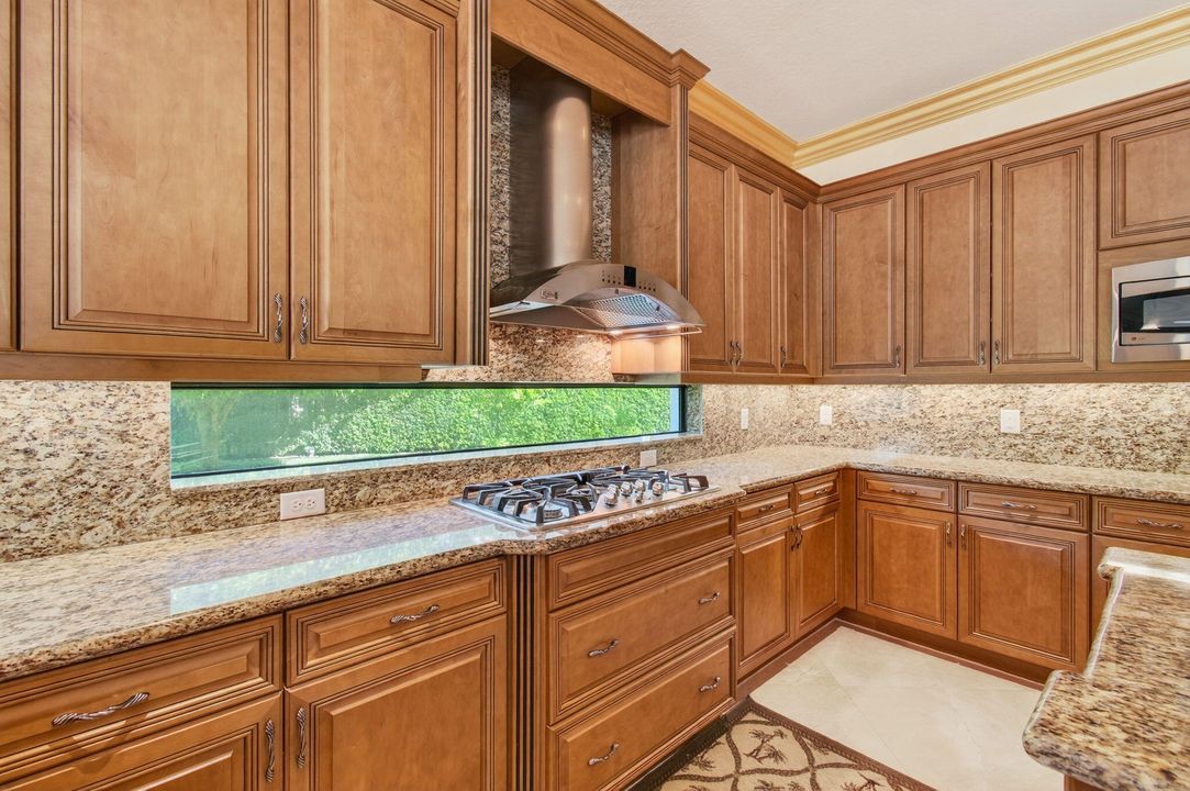 For Sale: $2,300,000 (6 beds, 5 baths, 5790 Square Feet)