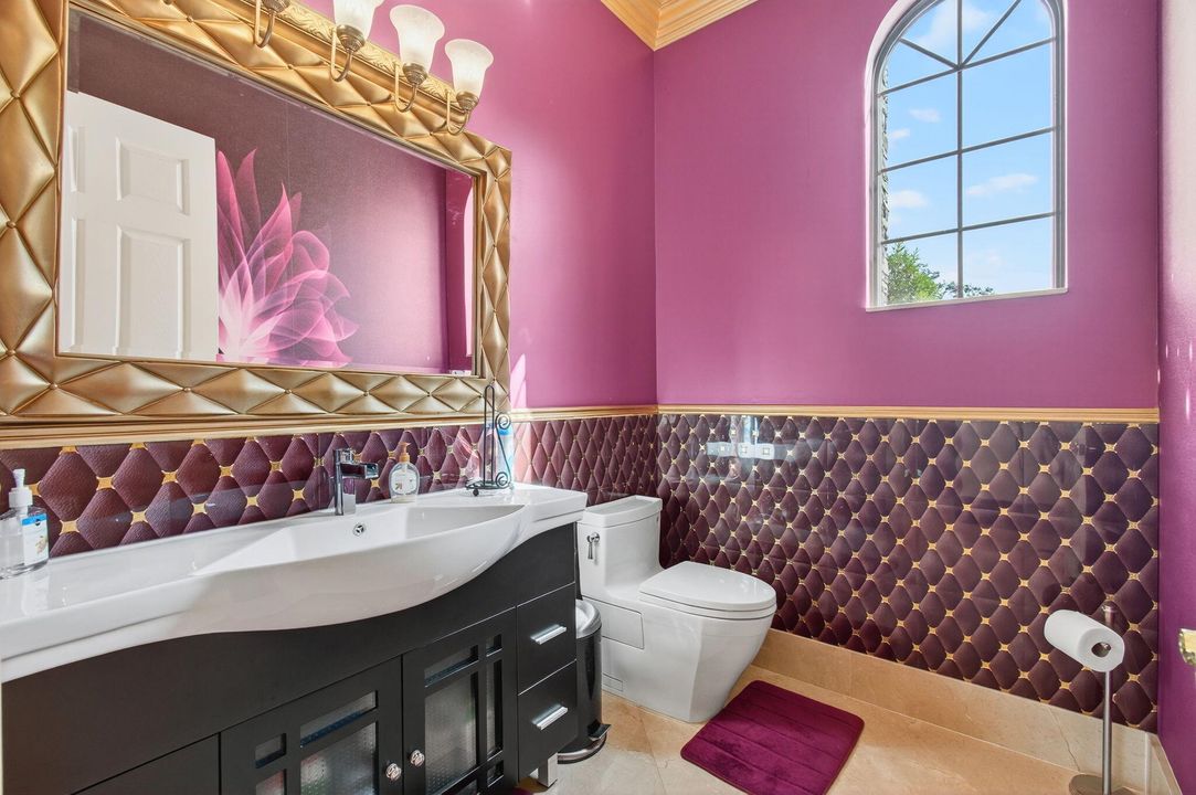 For Sale: $2,300,000 (6 beds, 5 baths, 5790 Square Feet)