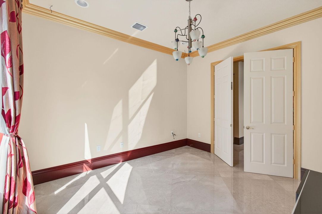 For Sale: $2,300,000 (6 beds, 5 baths, 5790 Square Feet)