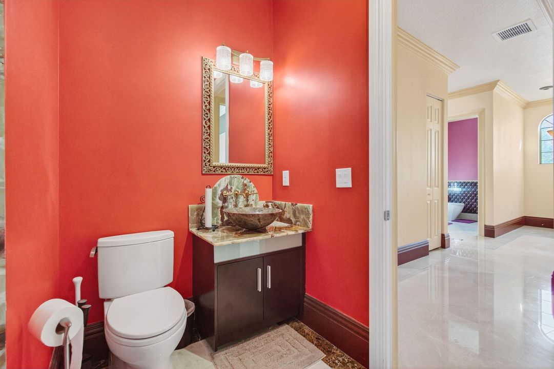 For Sale: $2,300,000 (6 beds, 5 baths, 5790 Square Feet)