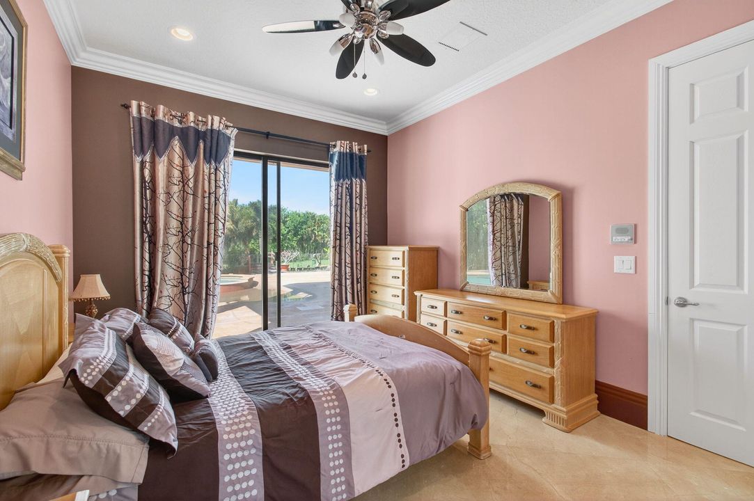 For Sale: $2,300,000 (6 beds, 5 baths, 5790 Square Feet)