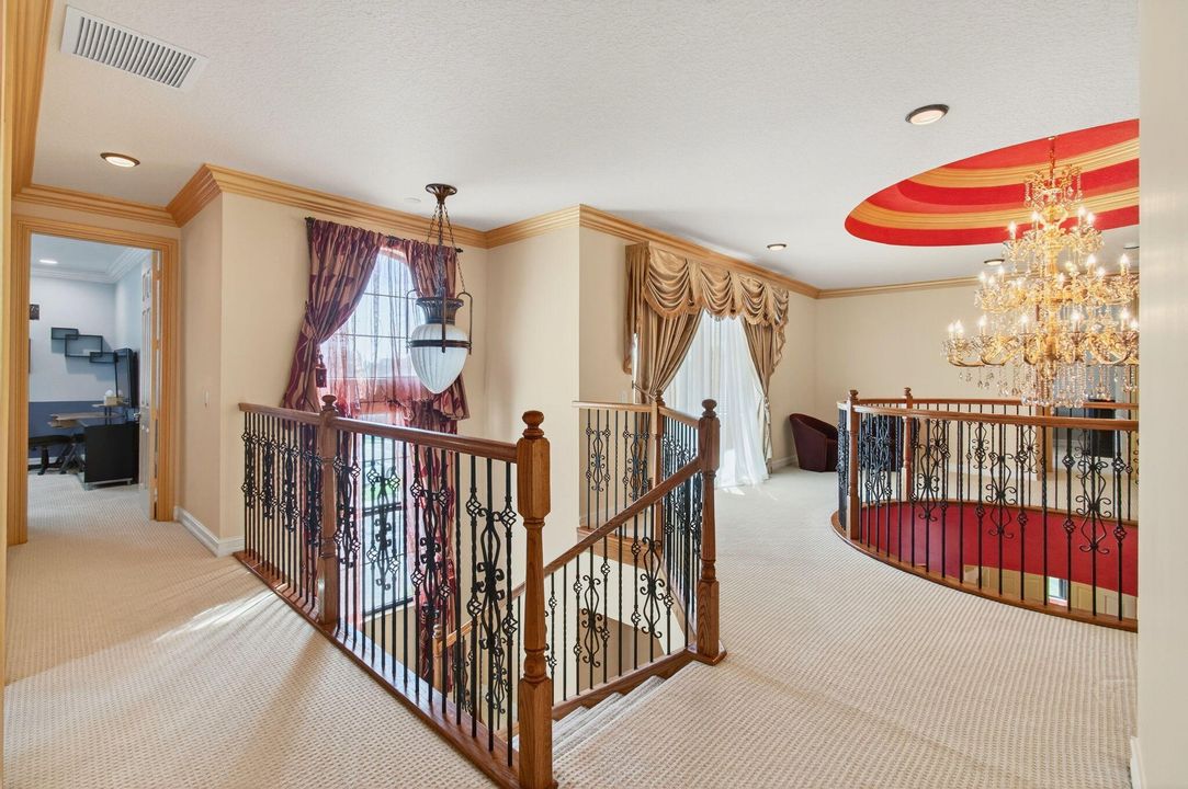 For Sale: $2,300,000 (6 beds, 5 baths, 5790 Square Feet)