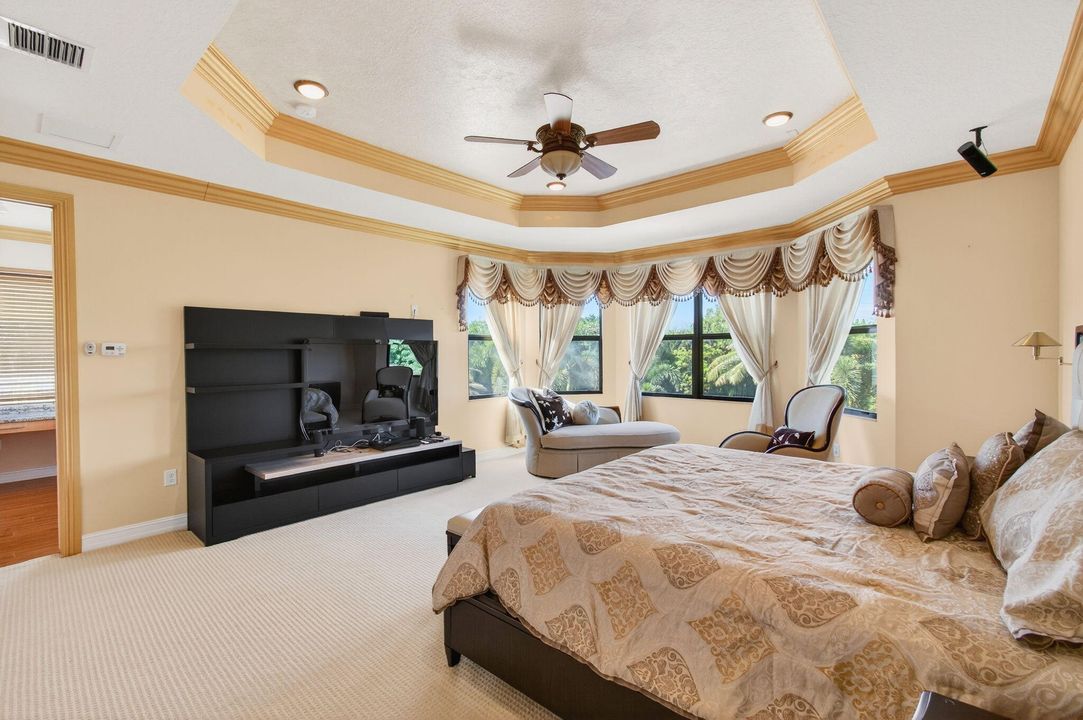 For Sale: $2,300,000 (6 beds, 5 baths, 5790 Square Feet)