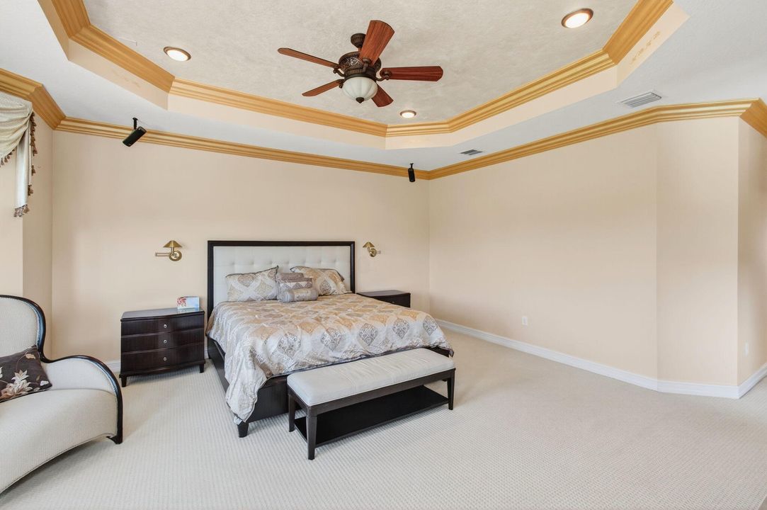 For Sale: $2,300,000 (6 beds, 5 baths, 5790 Square Feet)