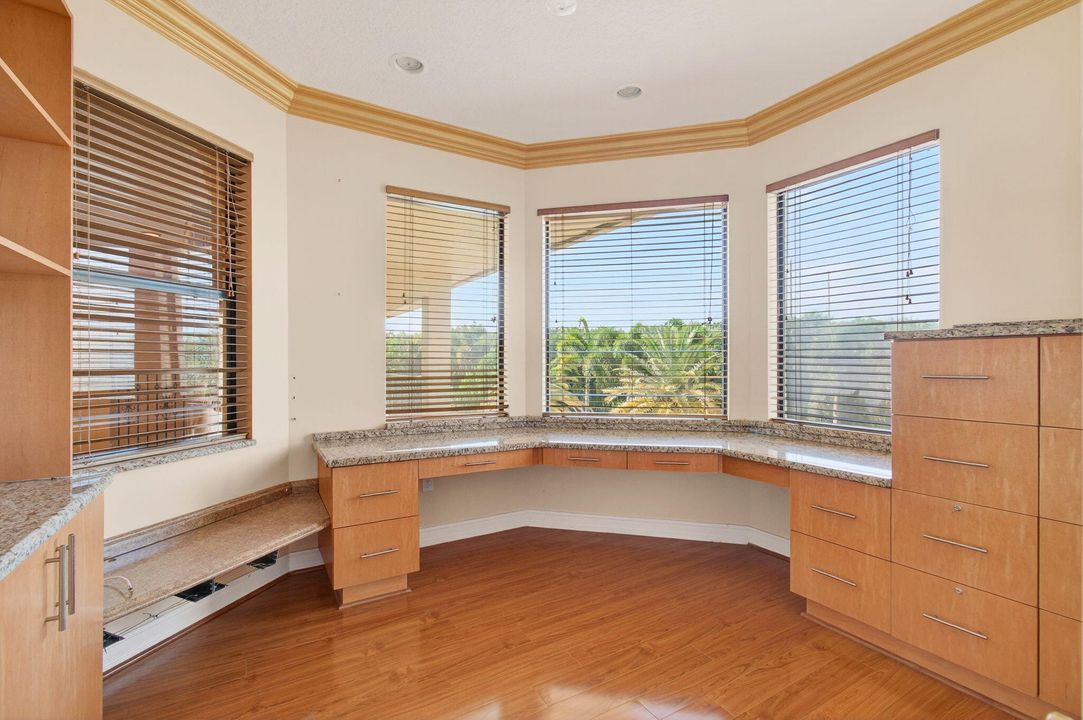 For Sale: $2,300,000 (6 beds, 5 baths, 5790 Square Feet)