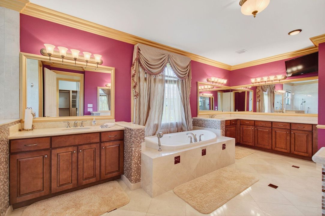 For Sale: $2,300,000 (6 beds, 5 baths, 5790 Square Feet)