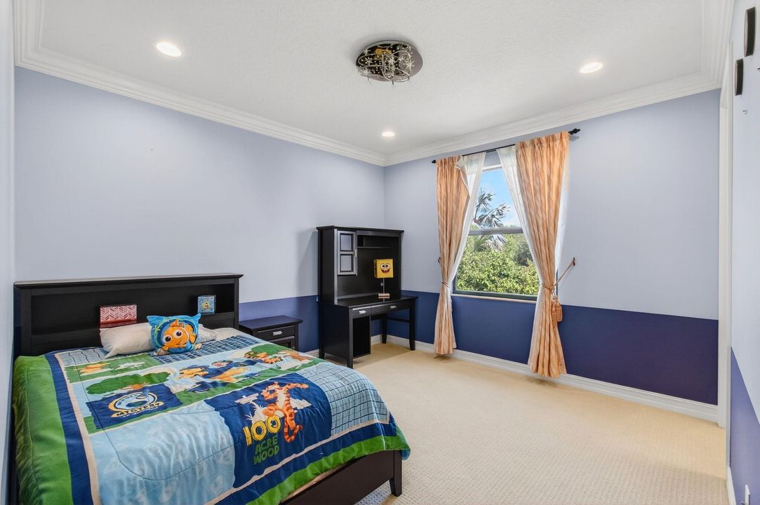 For Sale: $2,300,000 (6 beds, 5 baths, 5790 Square Feet)