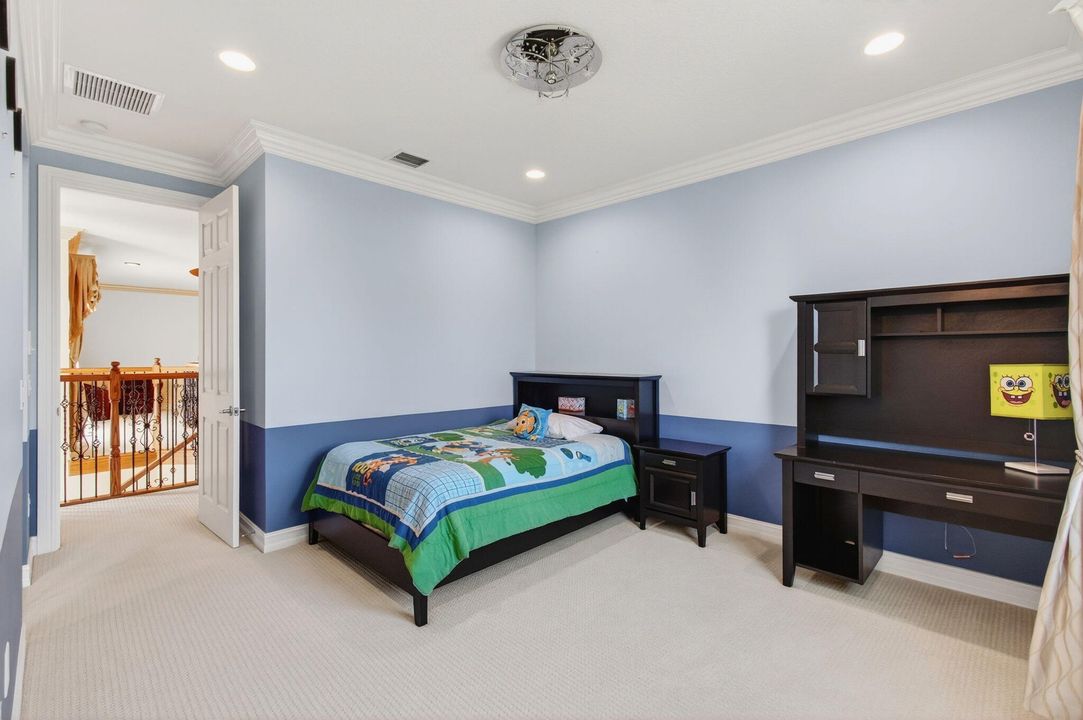 For Sale: $2,300,000 (6 beds, 5 baths, 5790 Square Feet)