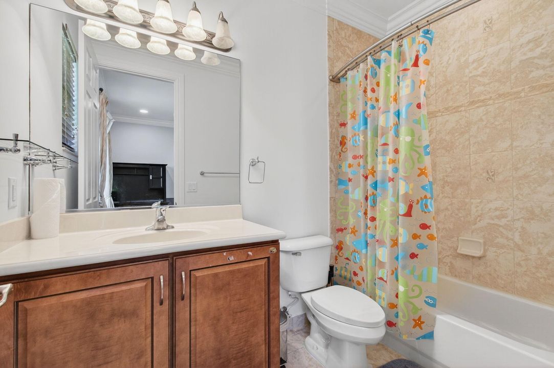 For Sale: $2,300,000 (6 beds, 5 baths, 5790 Square Feet)