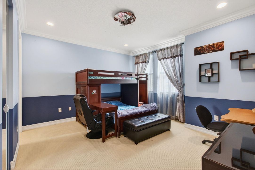 For Sale: $2,300,000 (6 beds, 5 baths, 5790 Square Feet)