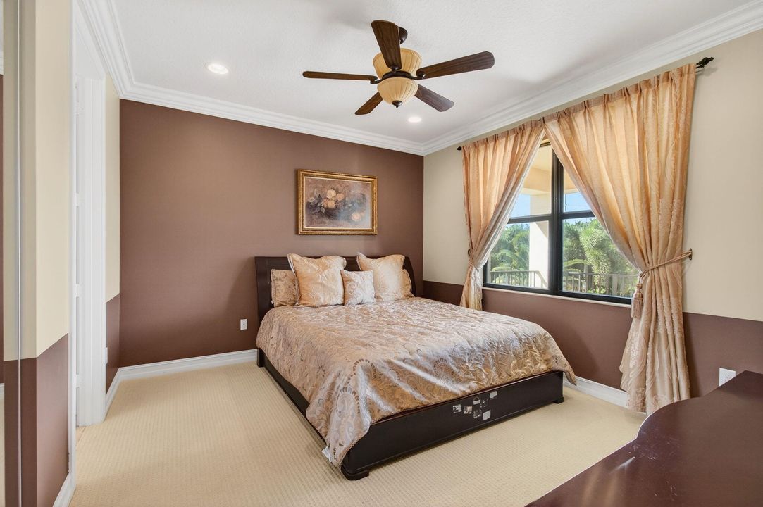 For Sale: $2,300,000 (6 beds, 5 baths, 5790 Square Feet)