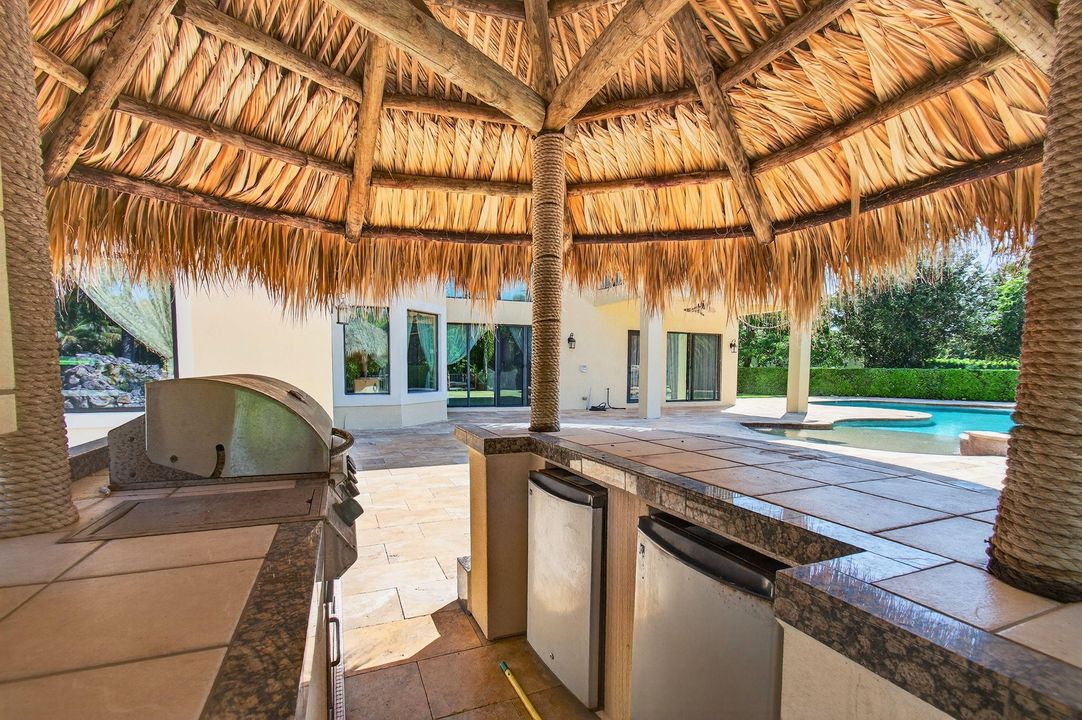 For Sale: $2,300,000 (6 beds, 5 baths, 5790 Square Feet)