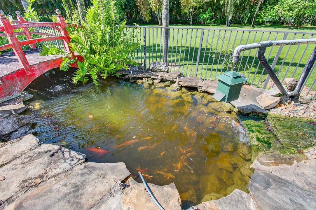 For Sale: $2,300,000 (6 beds, 5 baths, 5790 Square Feet)