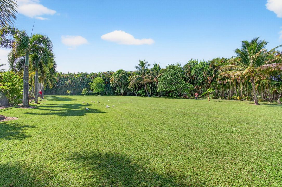 For Sale: $2,300,000 (6 beds, 5 baths, 5790 Square Feet)