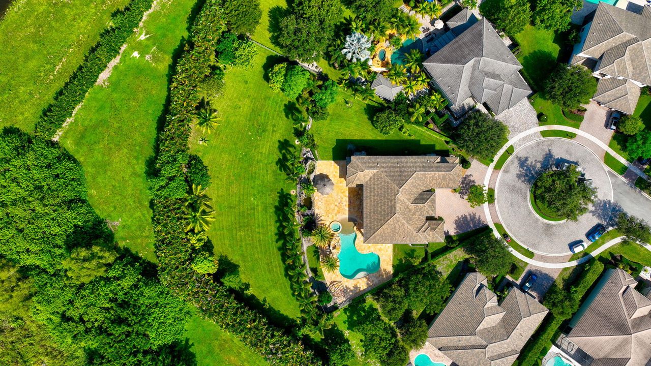 For Sale: $2,300,000 (6 beds, 5 baths, 5790 Square Feet)