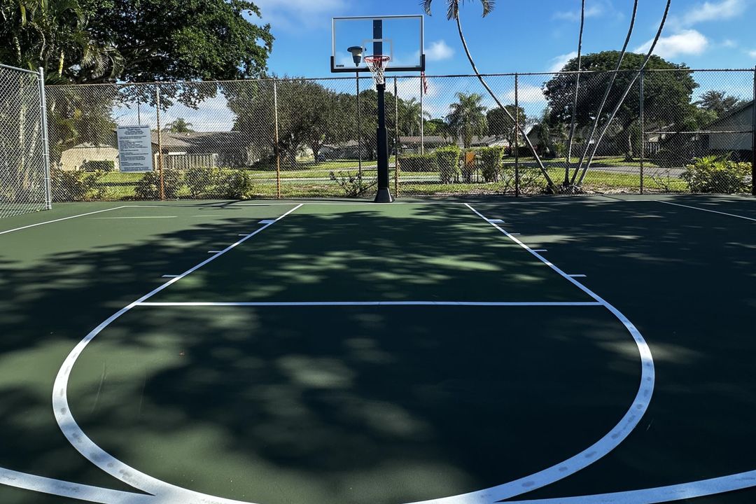 待售: $253,000 (2 贝兹, 2 浴室, 1243 平方英尺)