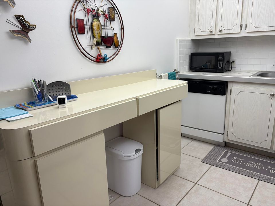 待售: $109,500 (2 贝兹, 1 浴室, 835 平方英尺)