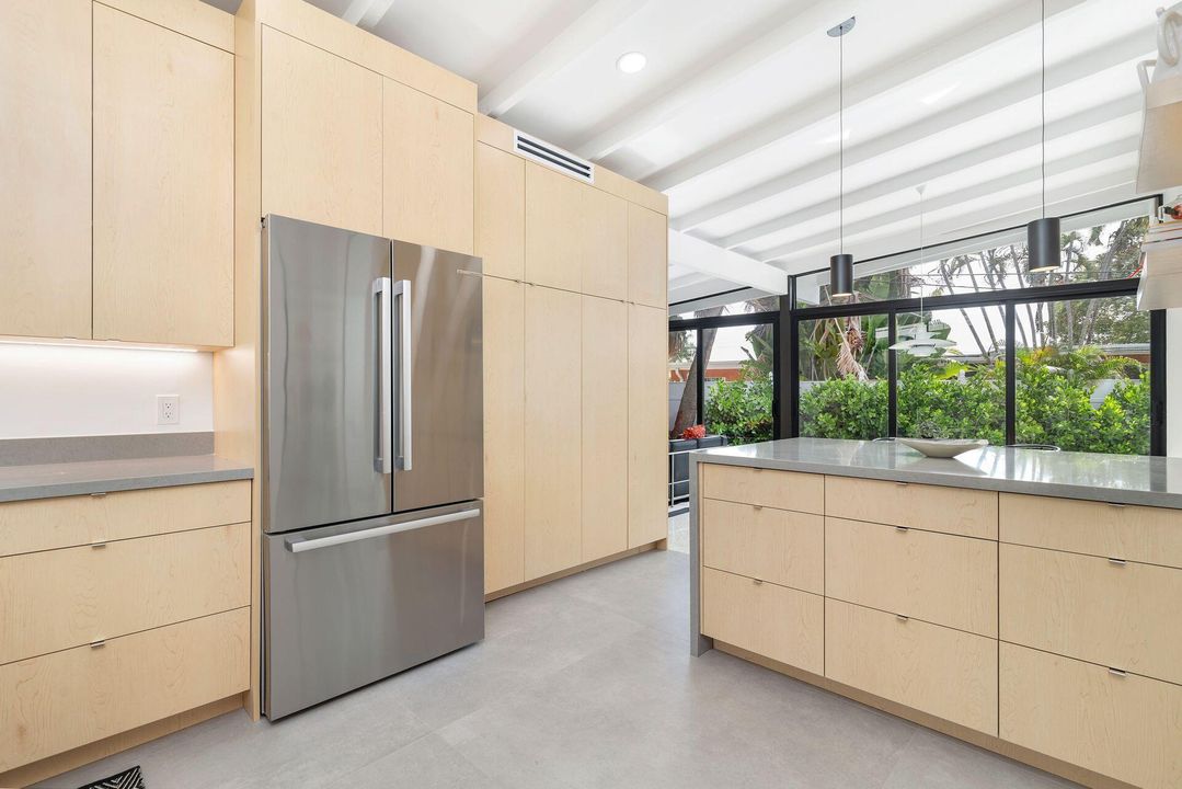 На продажу: $1,195,000 (4 спален, 3 ванн, 1835 Квадратных фут)