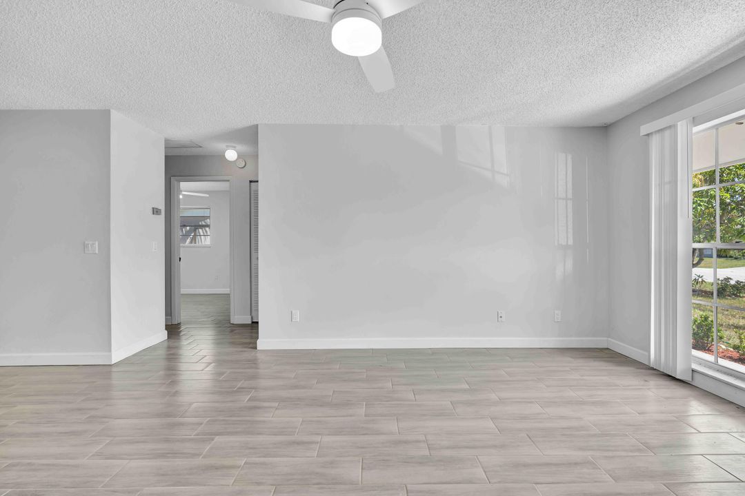 合同活跃: $289,000 (3 贝兹, 2 浴室, 1263 平方英尺)