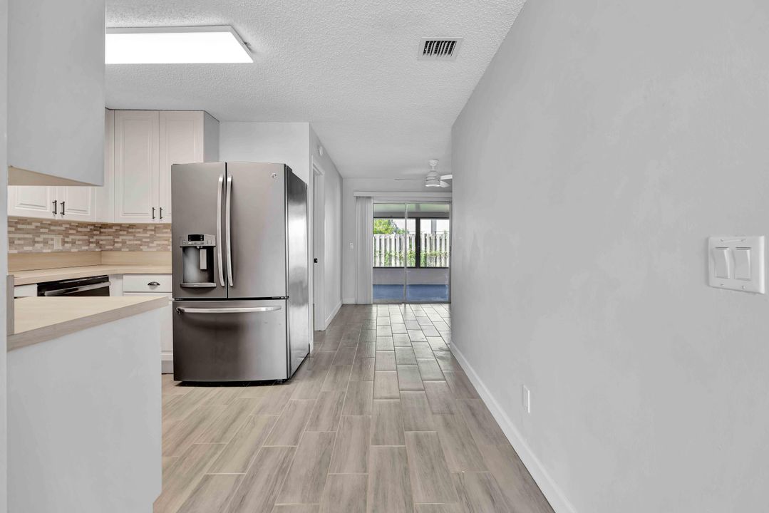 合同活跃: $289,000 (3 贝兹, 2 浴室, 1263 平方英尺)