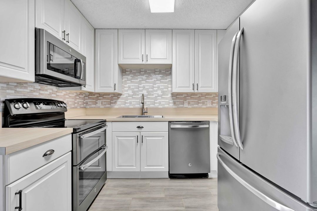 合同活跃: $289,000 (3 贝兹, 2 浴室, 1263 平方英尺)