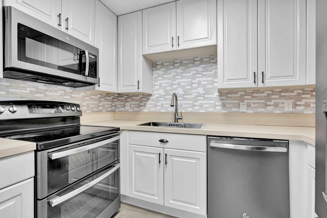 合同活跃: $289,000 (3 贝兹, 2 浴室, 1263 平方英尺)