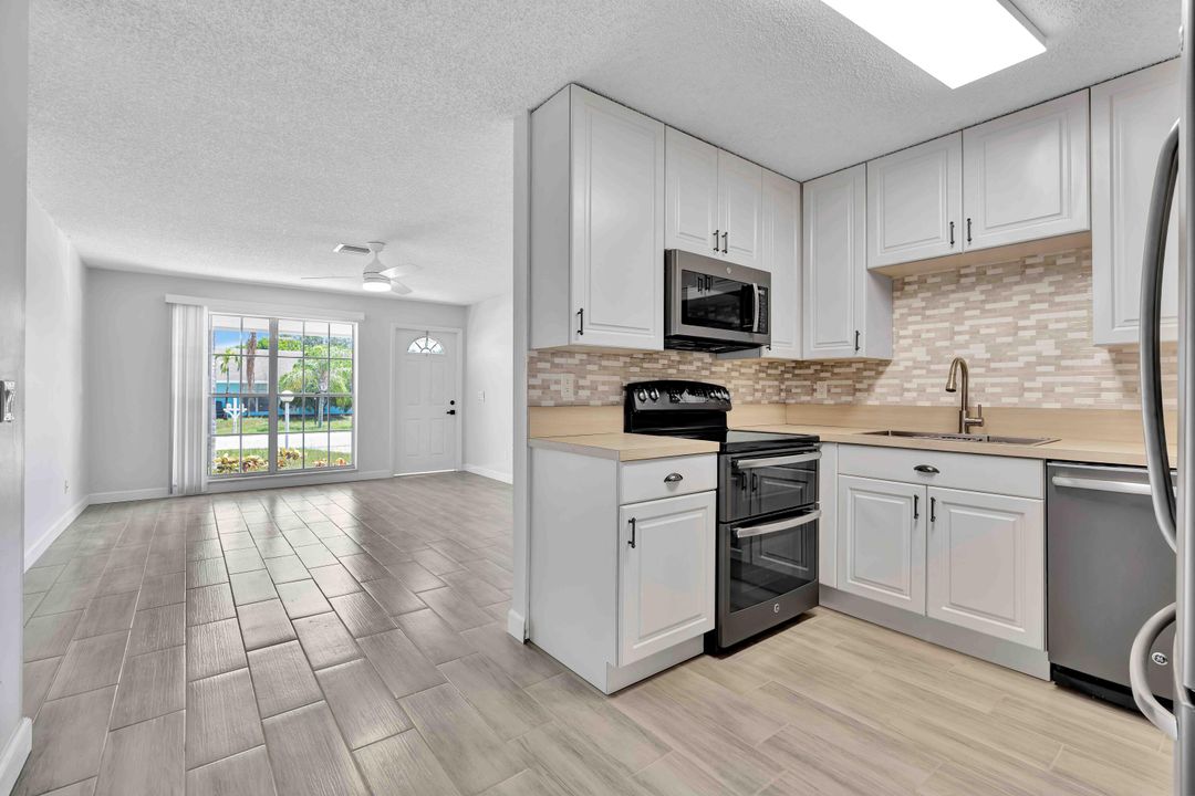 合同活跃: $289,000 (3 贝兹, 2 浴室, 1263 平方英尺)