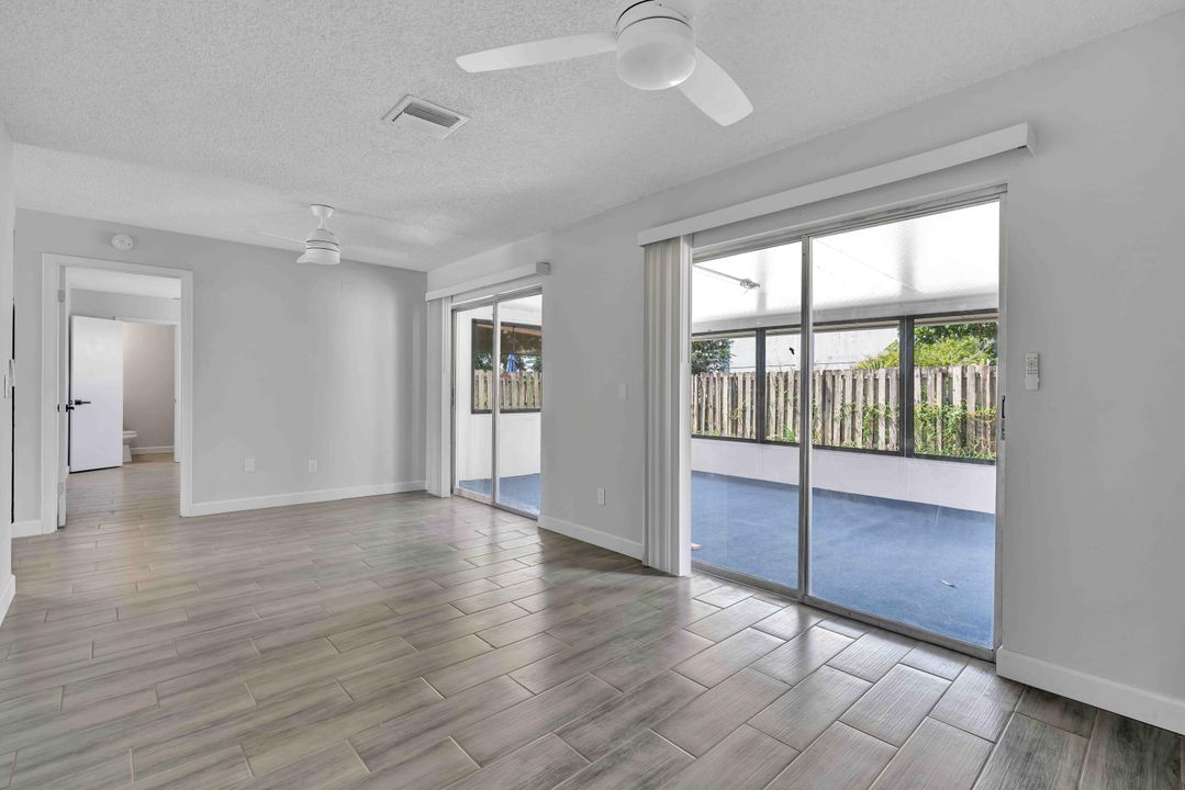 合同活跃: $289,000 (3 贝兹, 2 浴室, 1263 平方英尺)