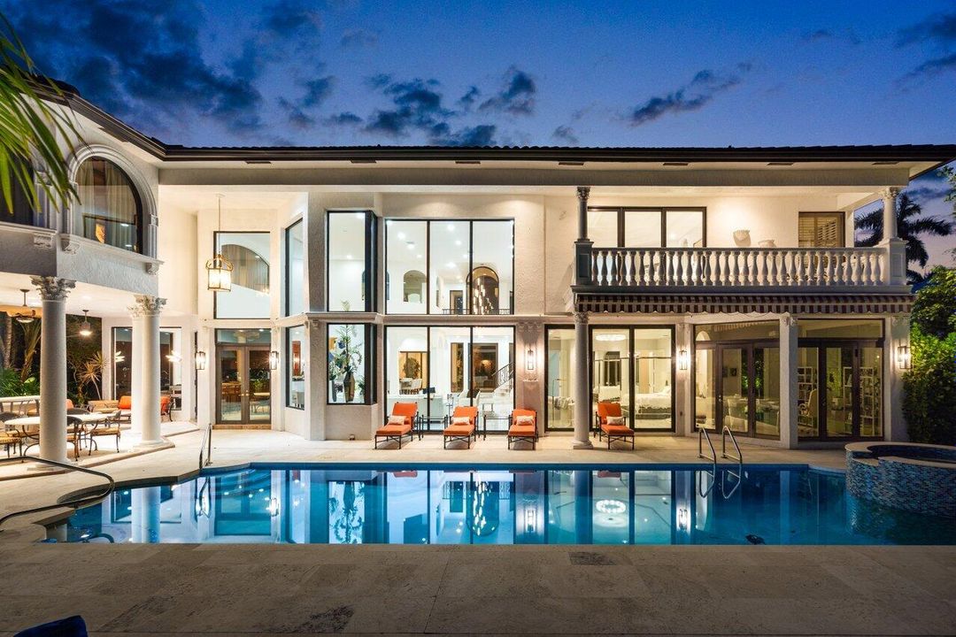 For Sale: $5,975,000 (5 beds, 7 baths, 7116 Square Feet)