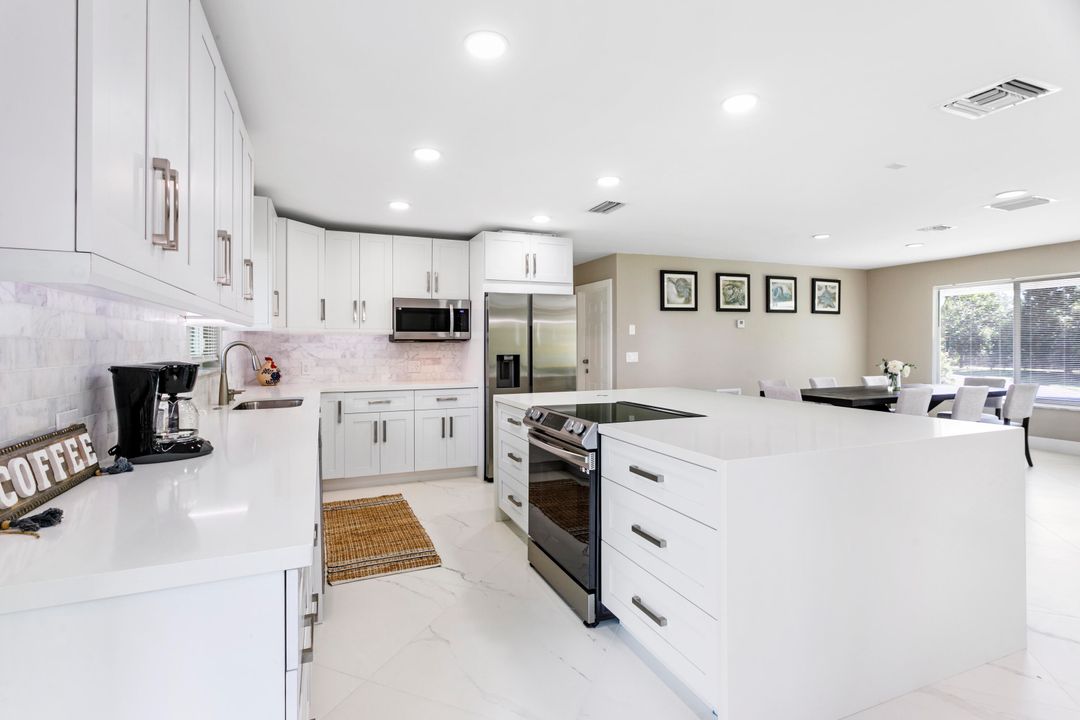 En Venta: $1,600,000 (4 camas, 3 baños, 1960 Pies cuadrados)