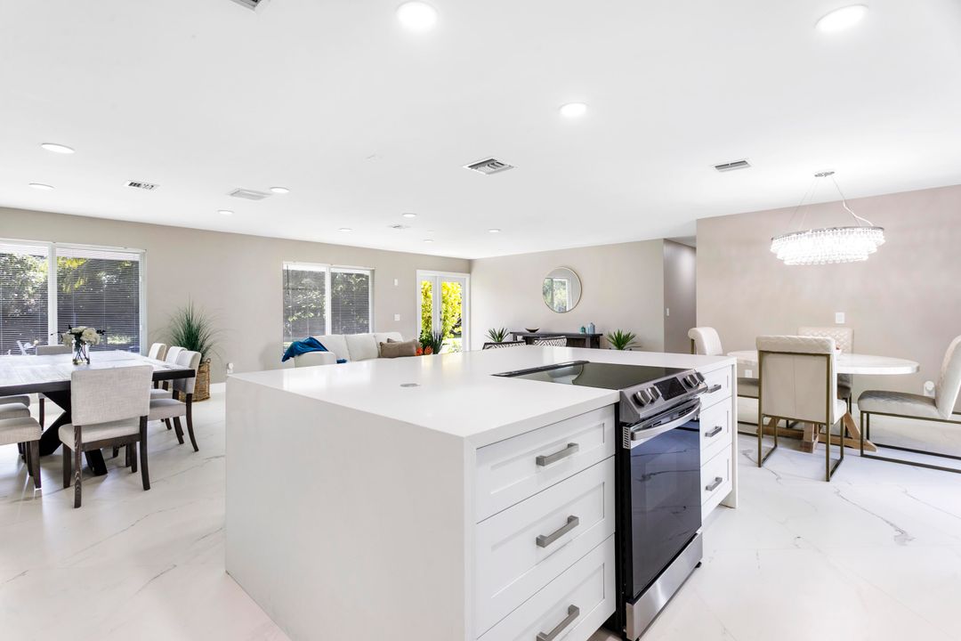 En Venta: $1,600,000 (4 camas, 3 baños, 1960 Pies cuadrados)