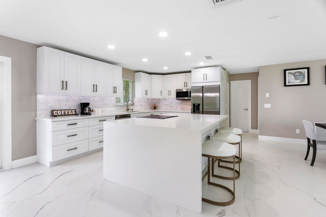 En Venta: $1,600,000 (4 camas, 3 baños, 1960 Pies cuadrados)