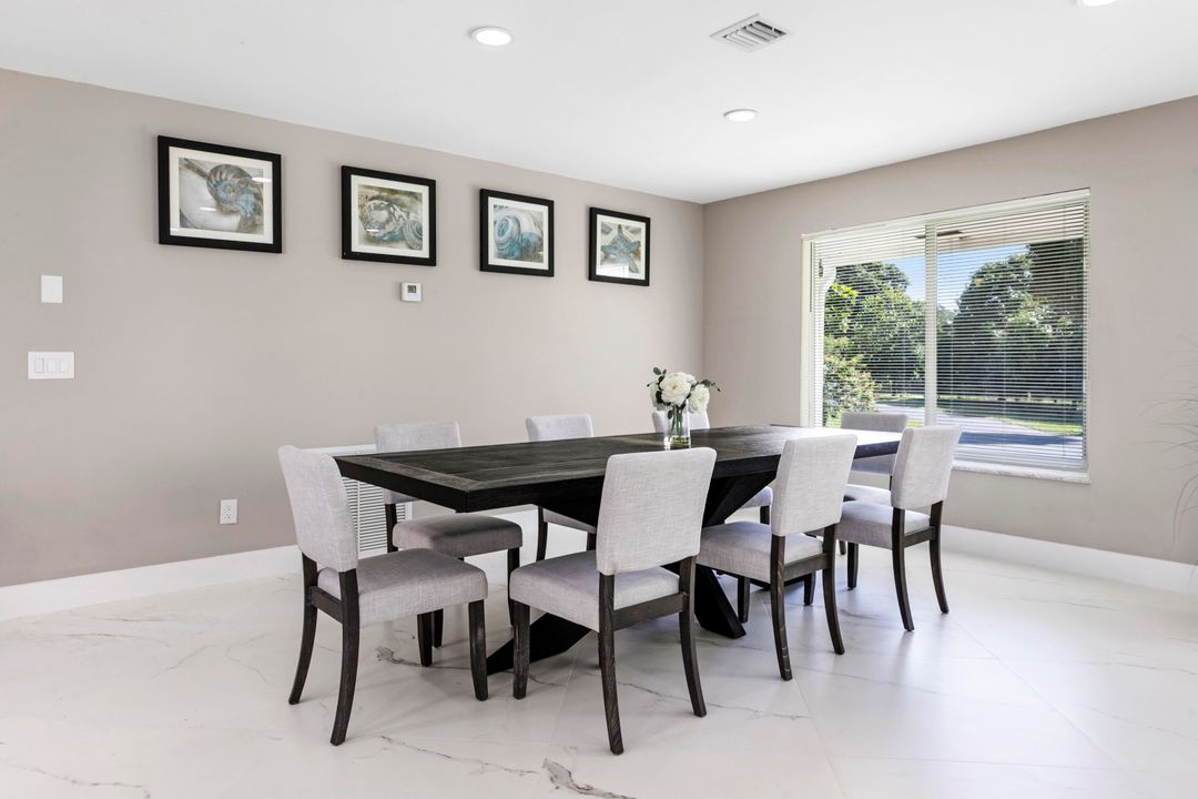 En Venta: $1,600,000 (4 camas, 3 baños, 1960 Pies cuadrados)