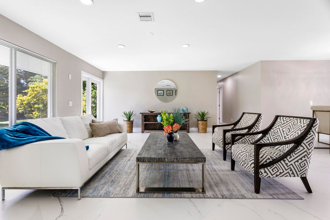 En Venta: $1,600,000 (4 camas, 3 baños, 1960 Pies cuadrados)