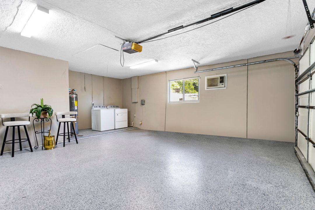 En Venta: $1,600,000 (4 camas, 3 baños, 1960 Pies cuadrados)