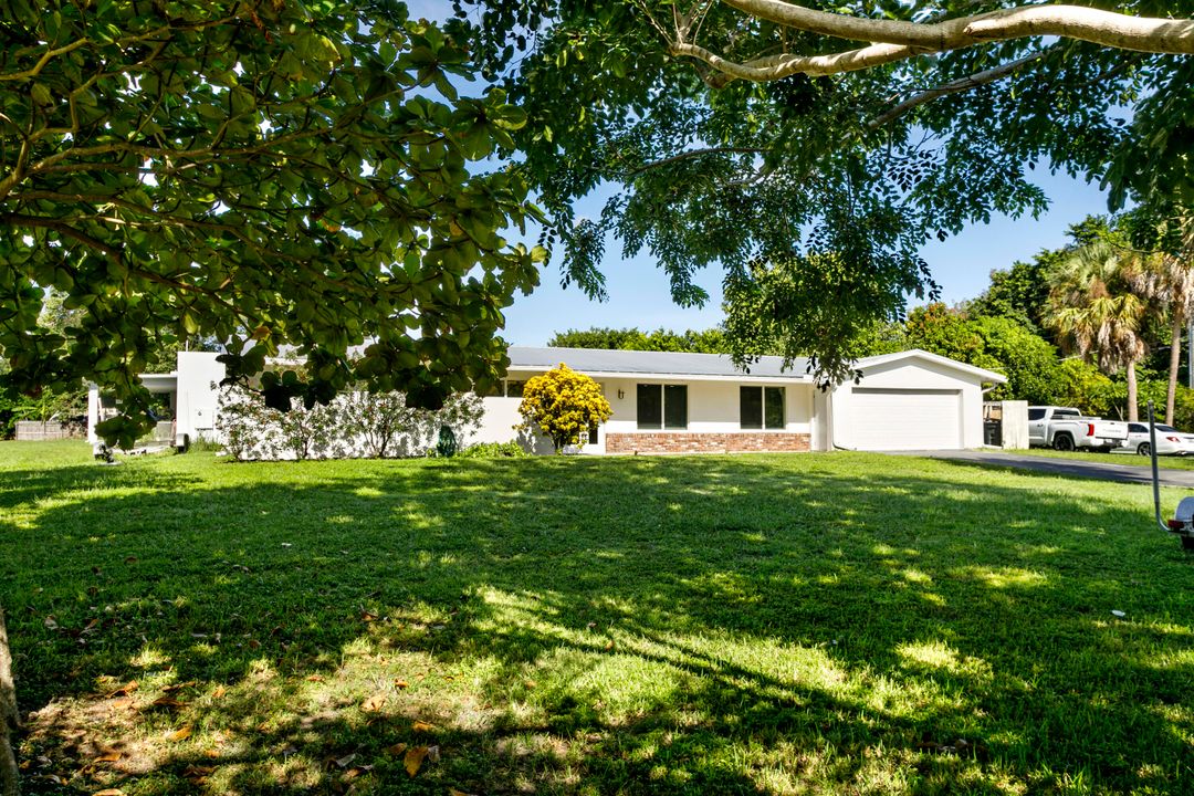 En Venta: $1,600,000 (4 camas, 3 baños, 1960 Pies cuadrados)