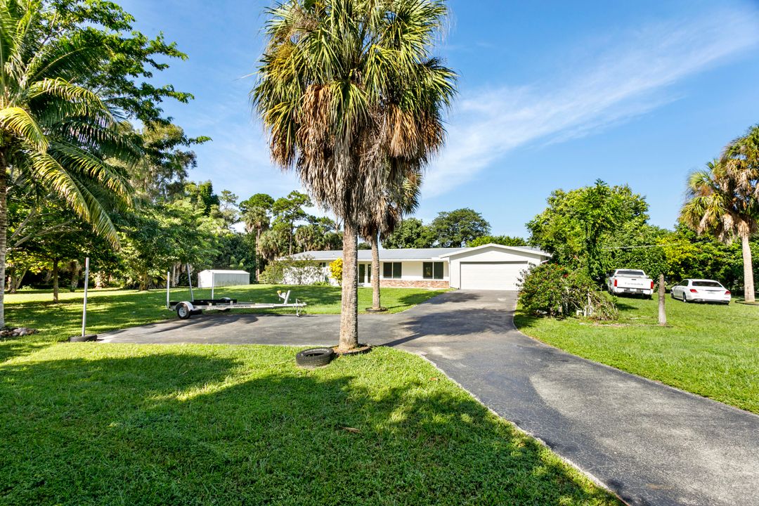 En Venta: $1,600,000 (4 camas, 3 baños, 1960 Pies cuadrados)