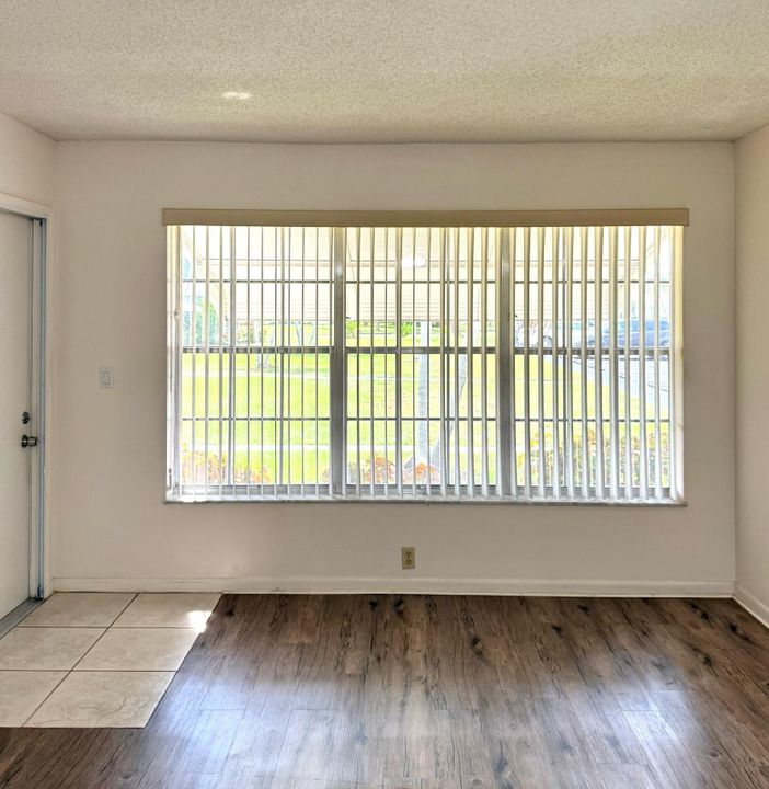 For Sale: $82,500 (1 beds, 1 baths, 772 Square Feet)