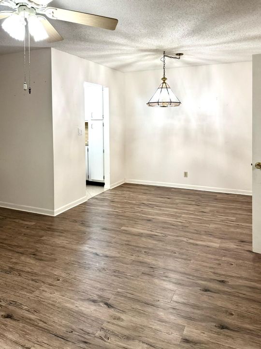 For Sale: $82,500 (1 beds, 1 baths, 772 Square Feet)