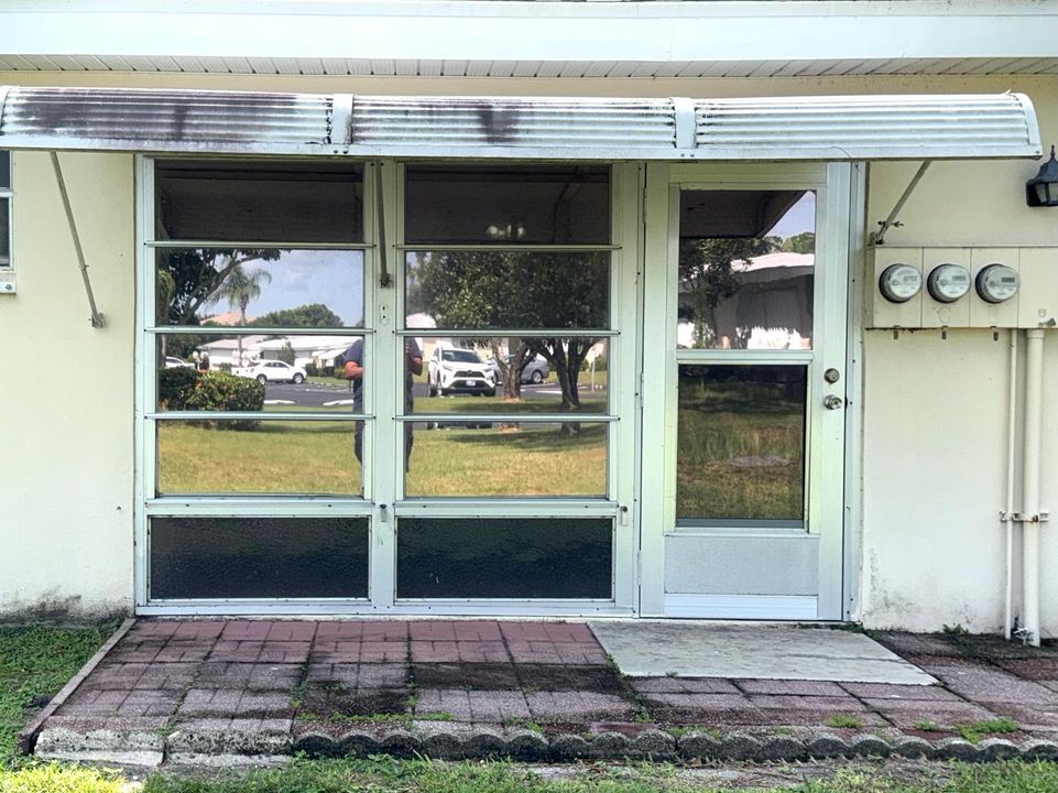 For Sale: $82,500 (1 beds, 1 baths, 772 Square Feet)