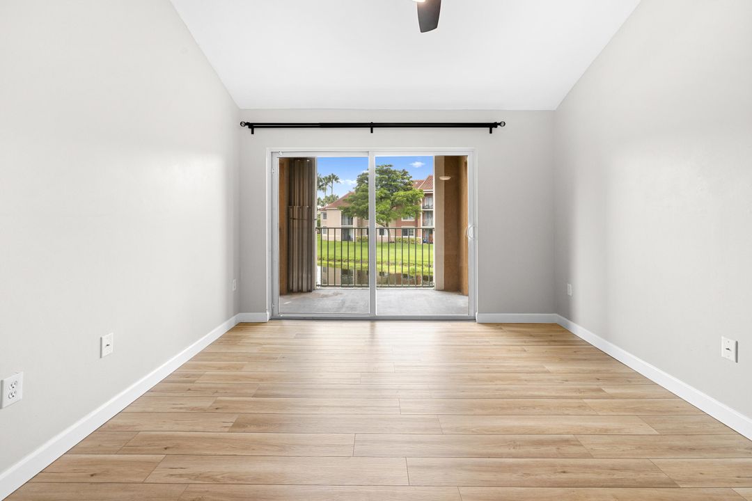 Active With Contract: $204,900 (1 beds, 1 baths, 729 Square Feet)