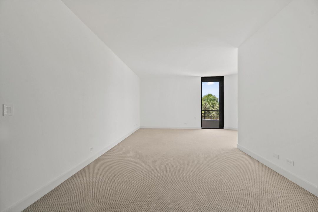 Active With Contract: $4,495,000 (3 beds, 3 baths, 3148 Square Feet)