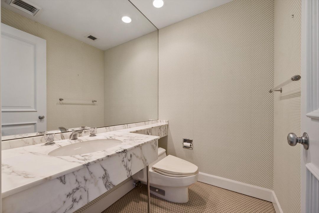 Active With Contract: $4,495,000 (3 beds, 3 baths, 3148 Square Feet)