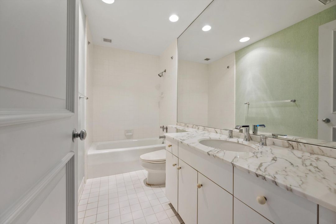 Active With Contract: $4,495,000 (3 beds, 3 baths, 3148 Square Feet)