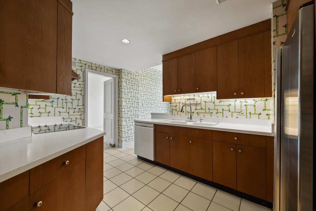 Active With Contract: $4,495,000 (3 beds, 3 baths, 3148 Square Feet)