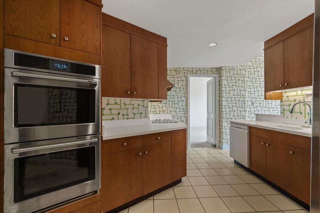 Active With Contract: $4,495,000 (3 beds, 3 baths, 3148 Square Feet)