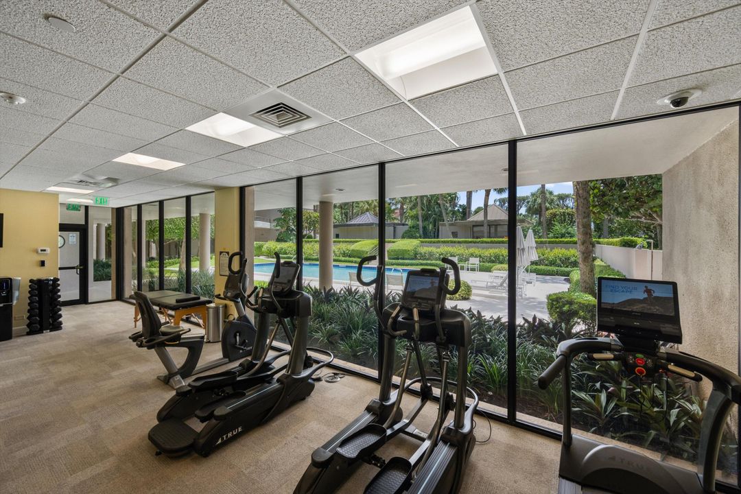 Active With Contract: $4,495,000 (3 beds, 3 baths, 3148 Square Feet)