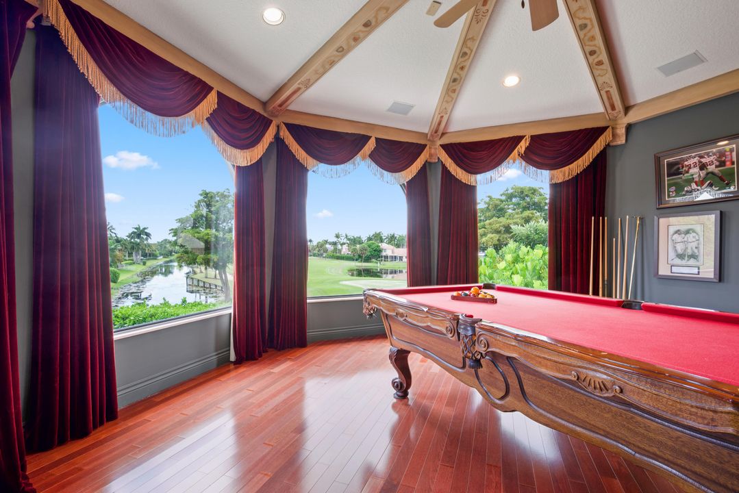 For Sale: $5,975,000 (5 beds, 7 baths, 7116 Square Feet)