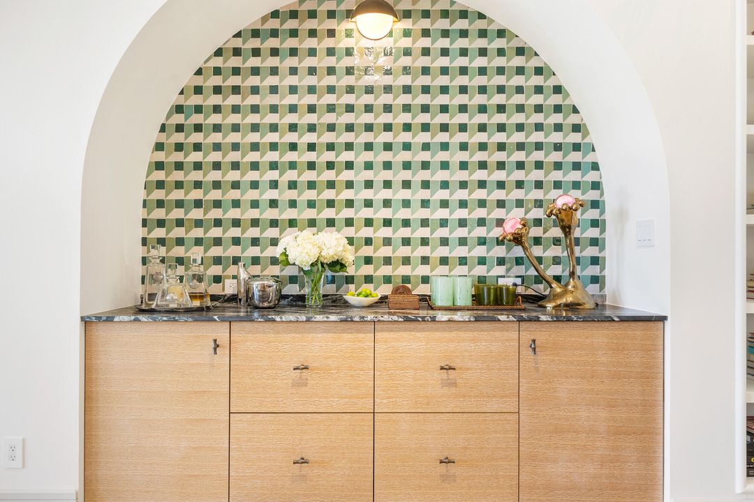 Active With Contract: $4,895,000 (4 beds, 4 baths, 3865 Square Feet)